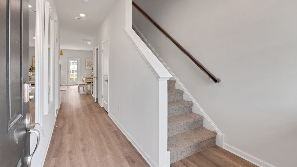 Building Photo - 258 Hermosa Dr