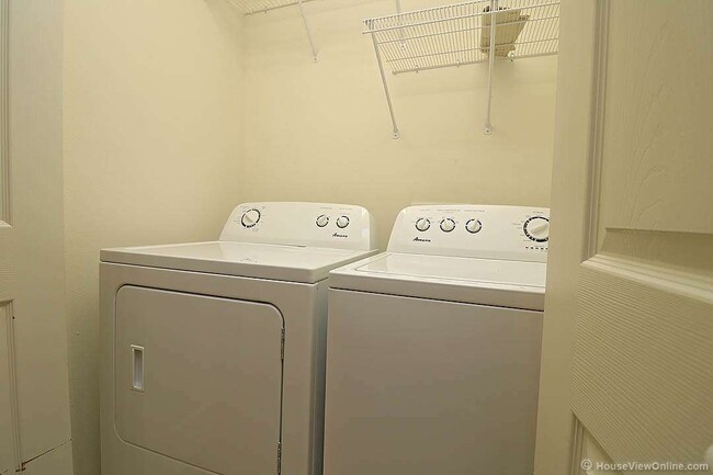 Building Photo - Brookshire 1315/1317