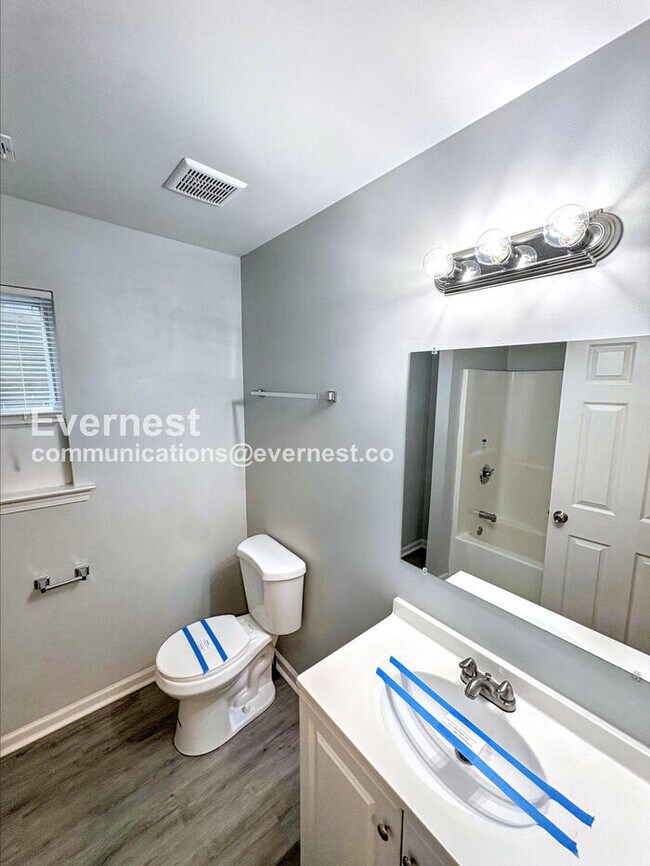 Building Photo - 4 Bed, 3 Bath Home with Off-Street Parking / Pet-Friendly / Coming Soon!
