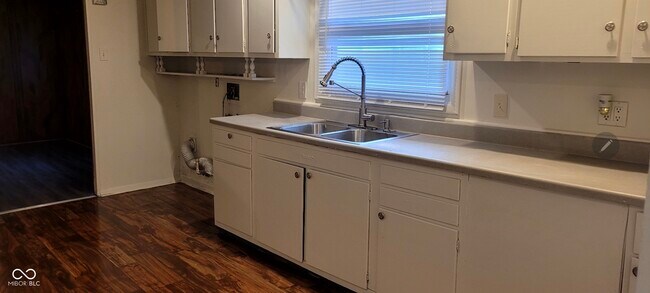 Building Photo - 10139 Chris Dr