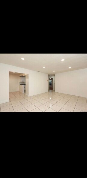Building Photo - 220 S Pardee St