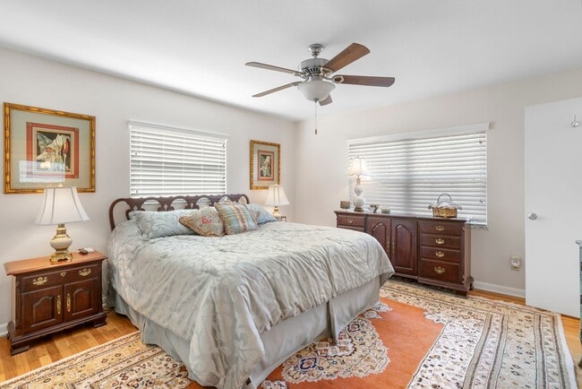 Building Photo - 4 bed, 3ba, 2 car garage home in Culbreath Heights