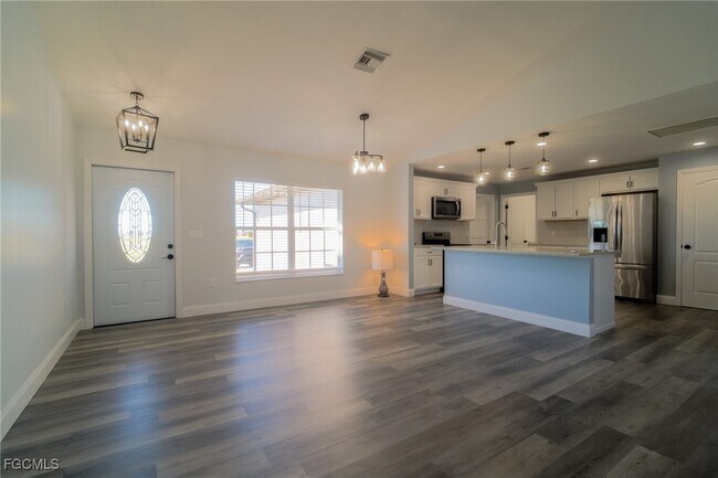 Building Photo - 1021 NW 10th Ave