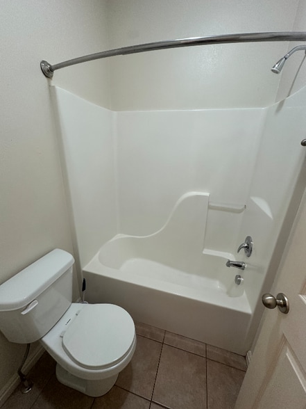 Building Photo - 1931 N Canyon Rd