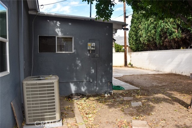 Building Photo - 421 N Park Ln