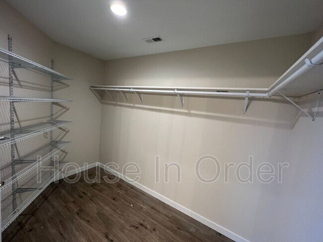 Building Photo - 118 Grace Ests Dr