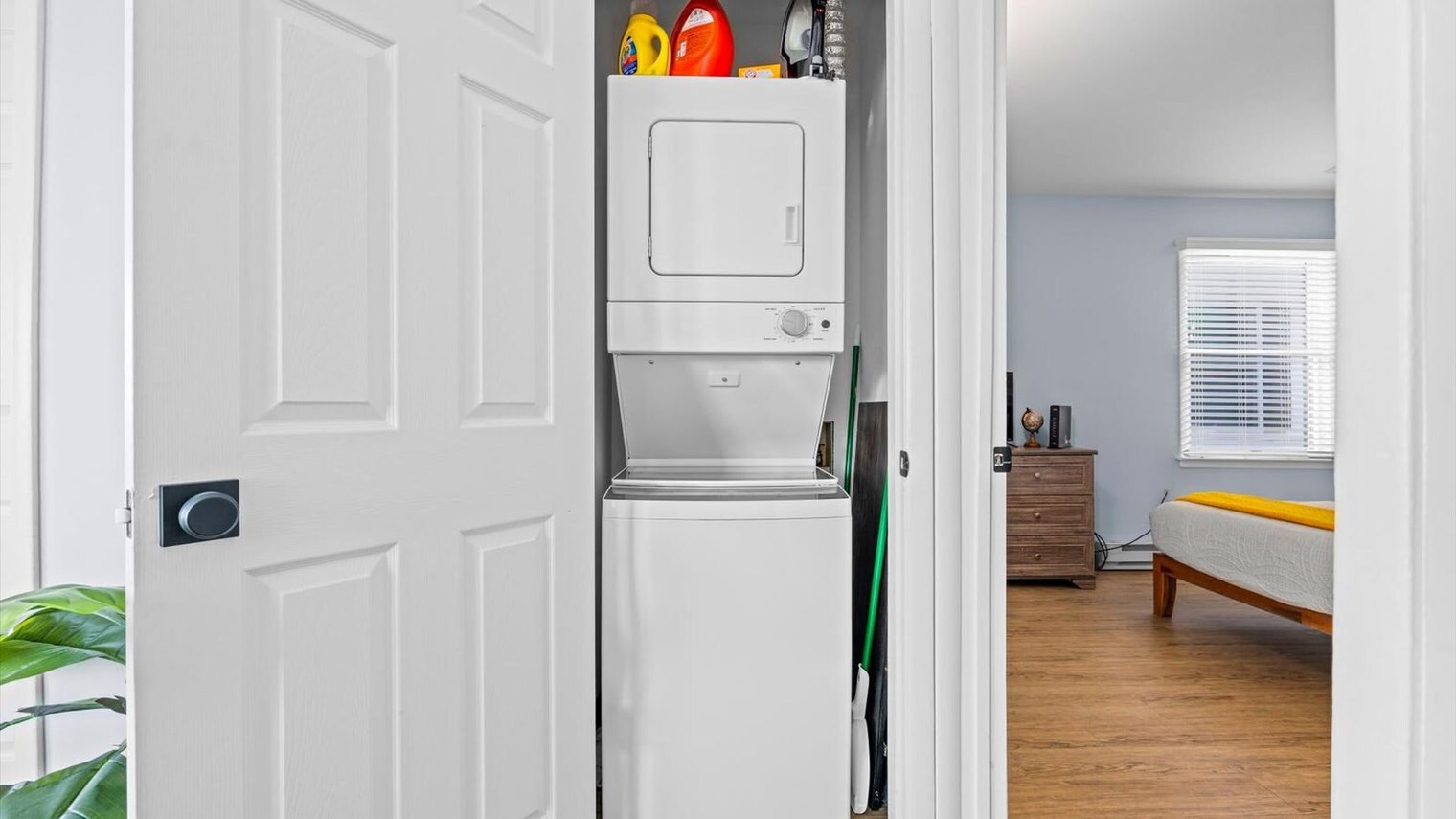 Building Photo - 714 West Ave