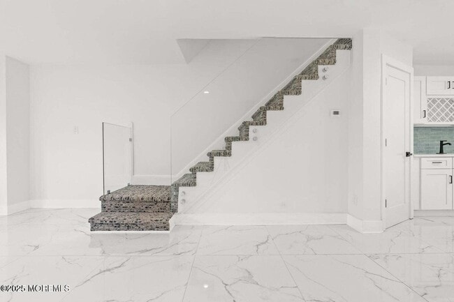 Building Photo - 1001 Norwood Ave