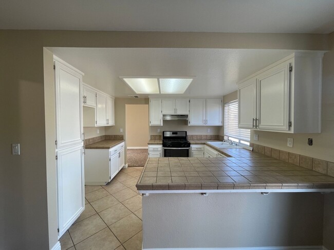 Building Photo - Lancaster 3 bedroom - AVAILABLE NOW!