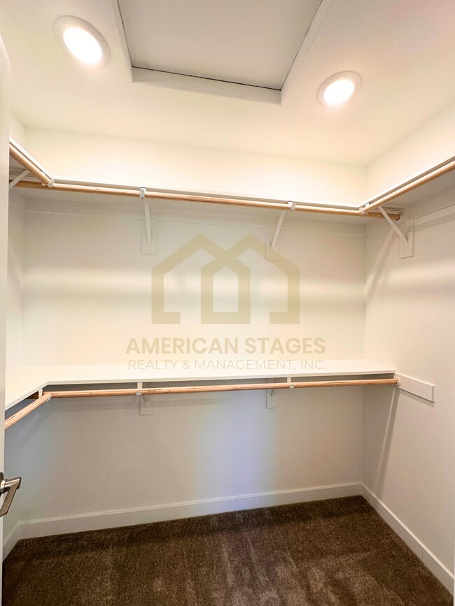 Building Photo - 1724 River Vista Way