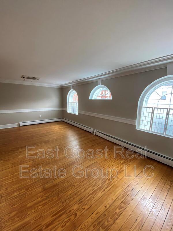 Building Photo - 4 W Water St