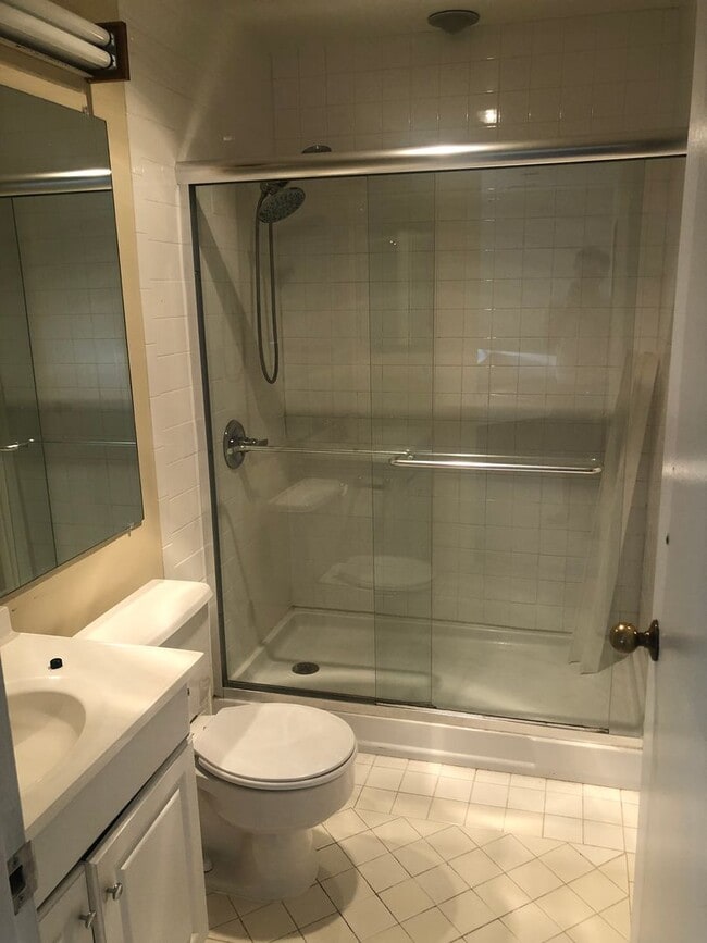Building Photo - 2 Bedroom 2 Bathroom + loft luxury Condo f...