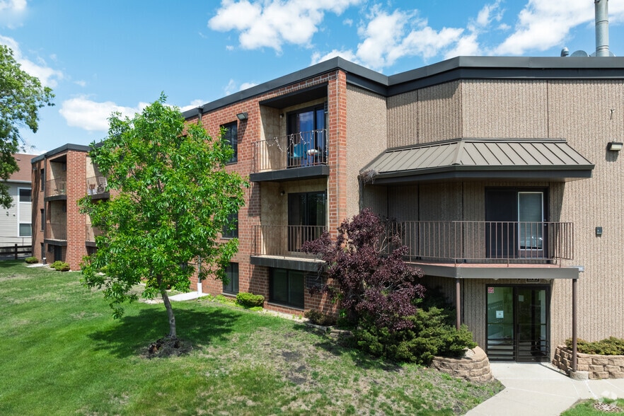 Gopher Commons - Gopher Commons 1701