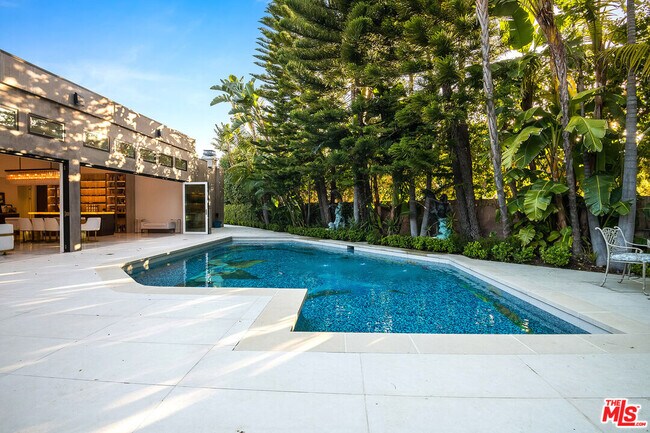 Building Photo - 16601 Park Ln Cir