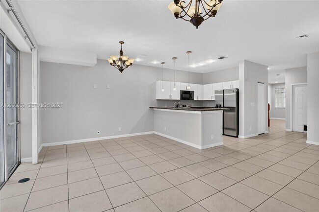Building Photo - 5337 SW 40th Ave