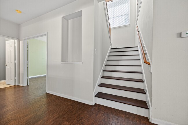 Building Photo - 16515 Cypress Thicket Dr