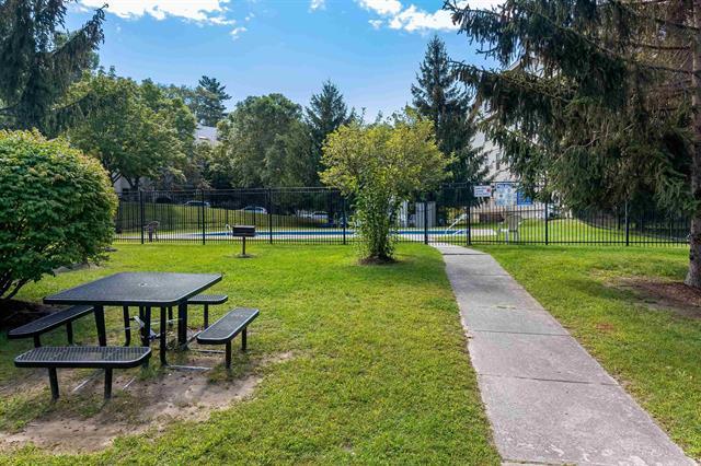 Building Photo - 131 Hildred Dr