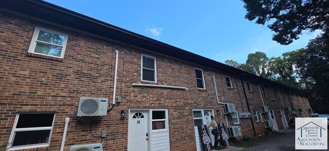 Building Photo - 45 Infinity Dr