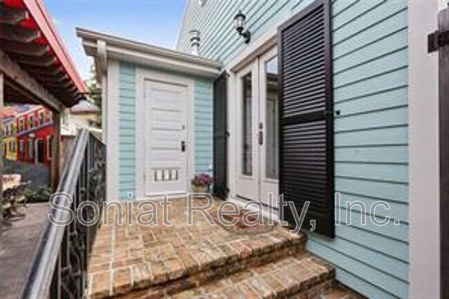 Building Photo - 1026 Arabella St