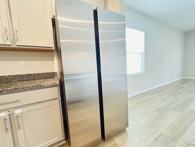 Building Photo - 6230 Forest Pines Dr