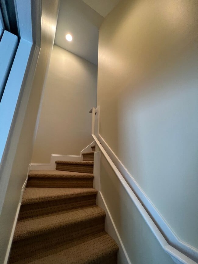 Building Photo - Upscale 3 to 4 BR home in The Willows at Leland. Two car garage, community pool!