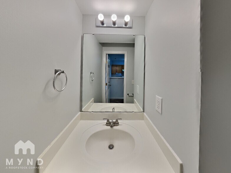 Building Photo - 5413 Advantis Dr