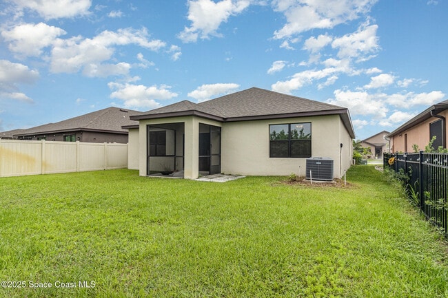 Building Photo - 975 Remington Green Dr SE