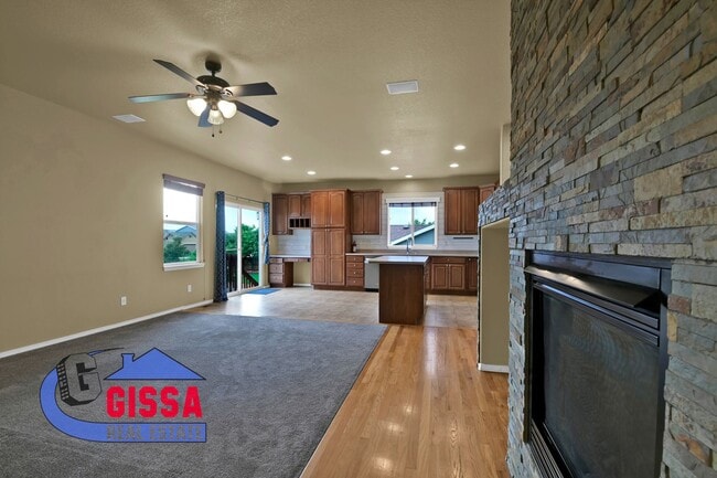 Building Photo - Beautiful ranch style home available to mo...