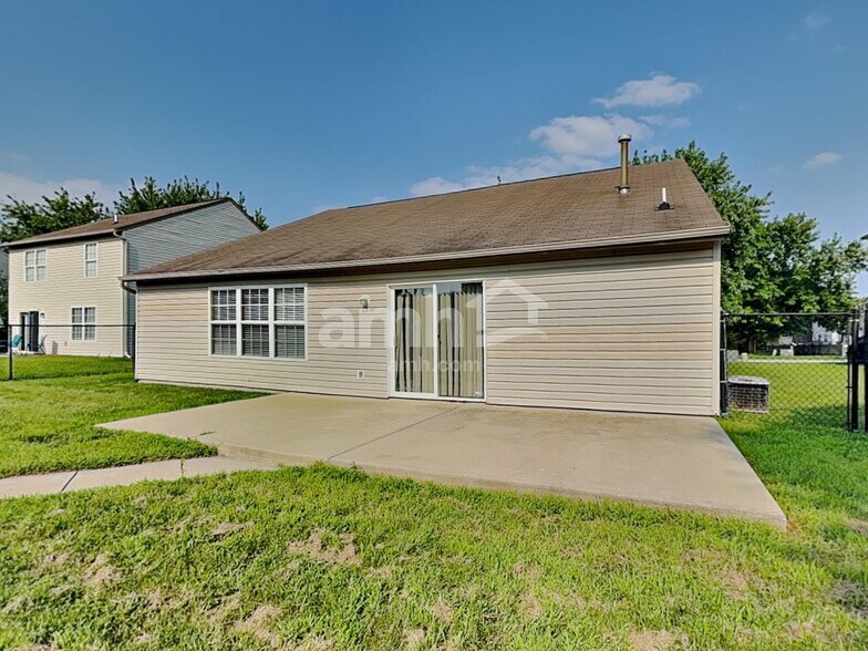 Building Photo - 322 Brookview Dr