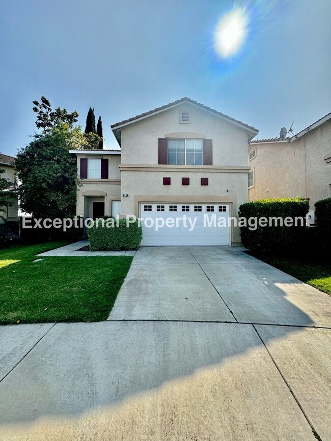 Building Photo - Beautiful Golf Course Home