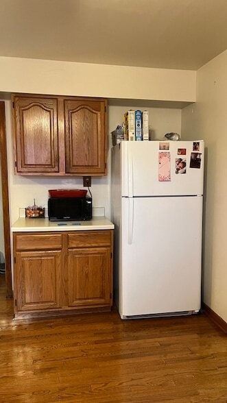 Building Photo - 647 N May St