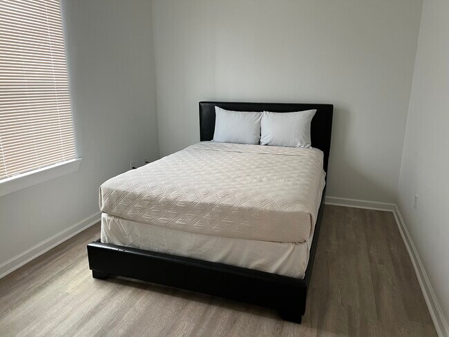 Building Photo - 3939 Hamilton St