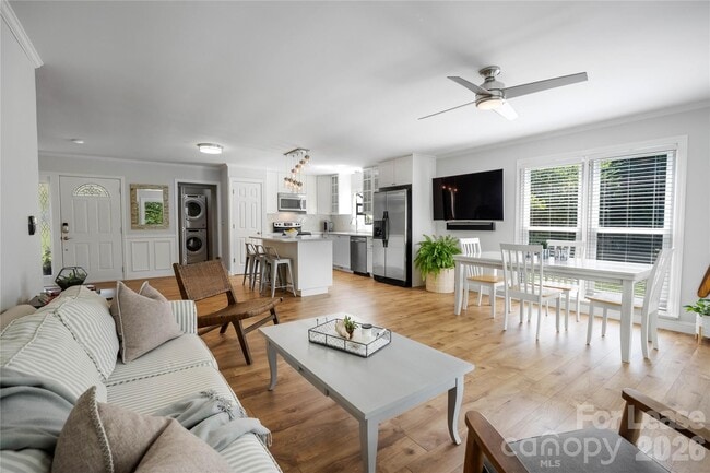 Building Photo - 108 Surfside Rd