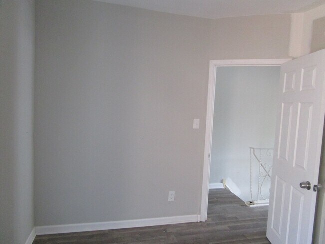 Building Photo - Front Porch Row - Oak Lane