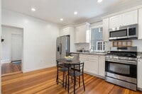 Building Photo - 23 Goethe St