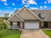 Building Photo - Main-Level Living End-Unit Townhome