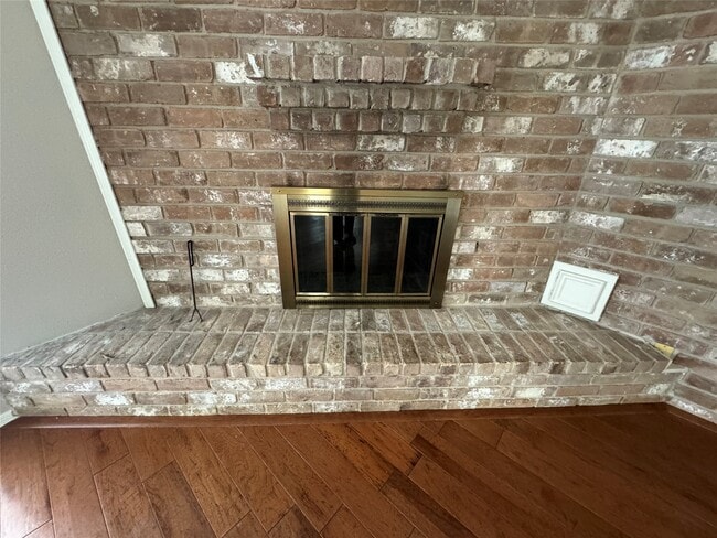 Building Photo - 15810 Hickory Knoll Dr
