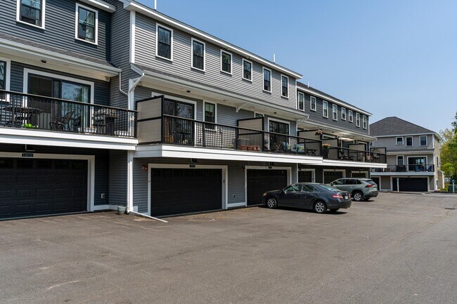 Building Photo - 30 Cate St