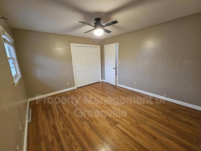 Building Photo - 104 S Orchard Dr