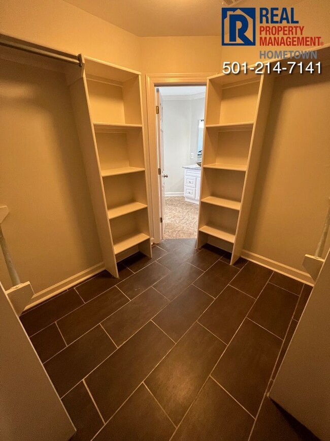 Building Photo - 198 Deauville Dr