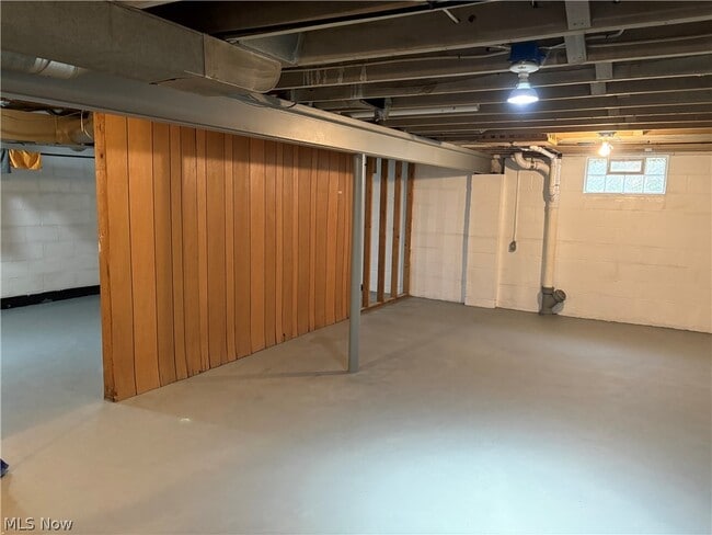 Building Photo - 509 W 24th St