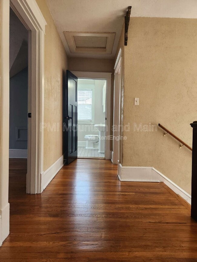 Building Photo - 39 Westover Dr