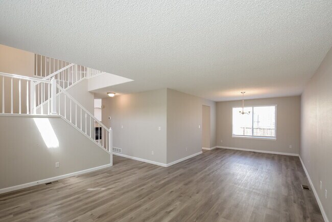 Building Photo - 5521 W 117th Pl