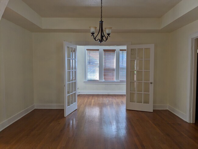 Dining Room (with Bonus room) - 510 W Gramercy Pl