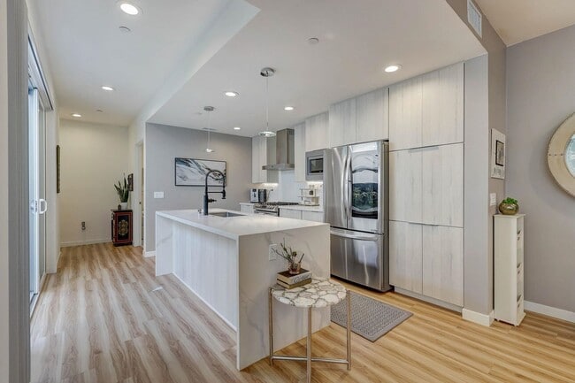 Building Photo - Available Modern Long Term Unfurnished home in Imperial Beach!