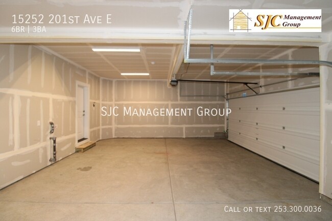 Building Photo - 15252 201st Ave E