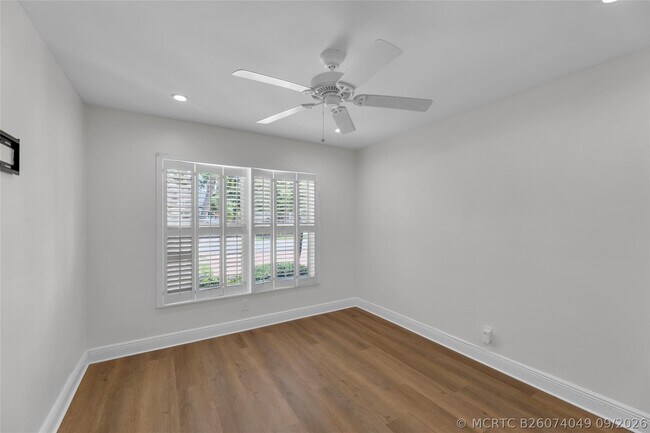 Building Photo - 2401 NE 47th St
