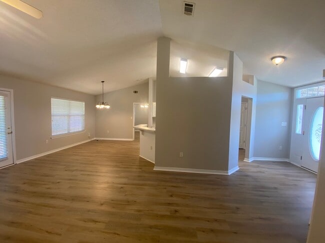 Building Photo - 9676 Parker Lake Cir