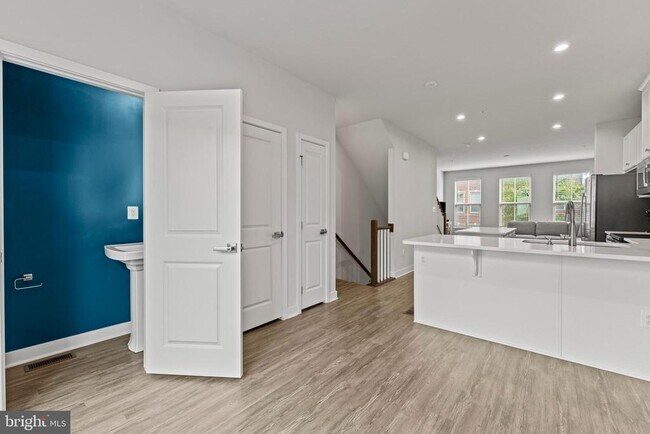 Building Photo - 224 S Newkirk St