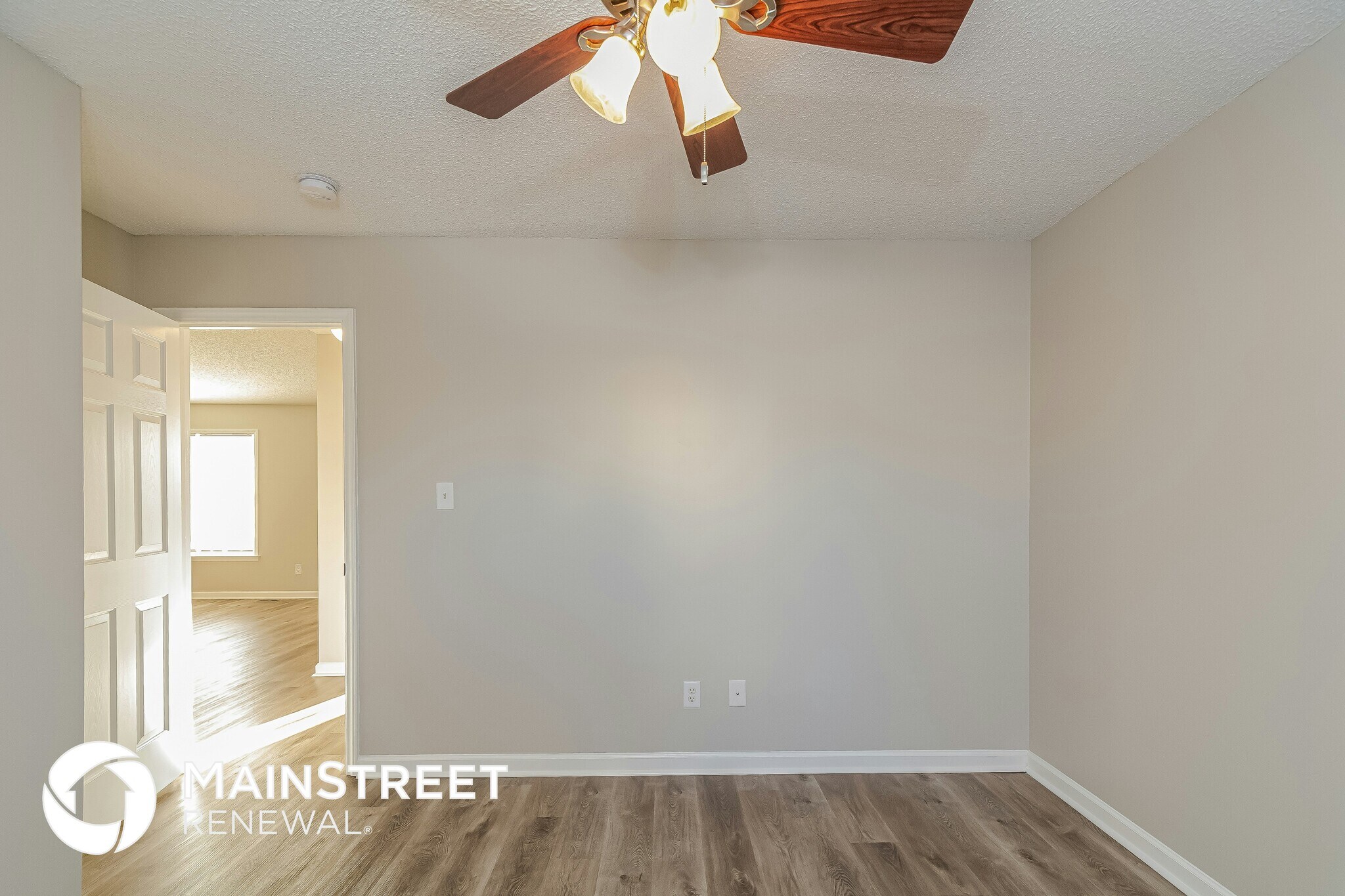 Building Photo - 5129 Peakwood Dr